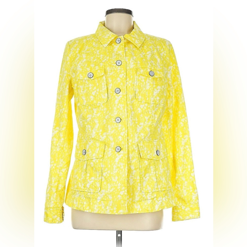 Cabi Coat Size Small.